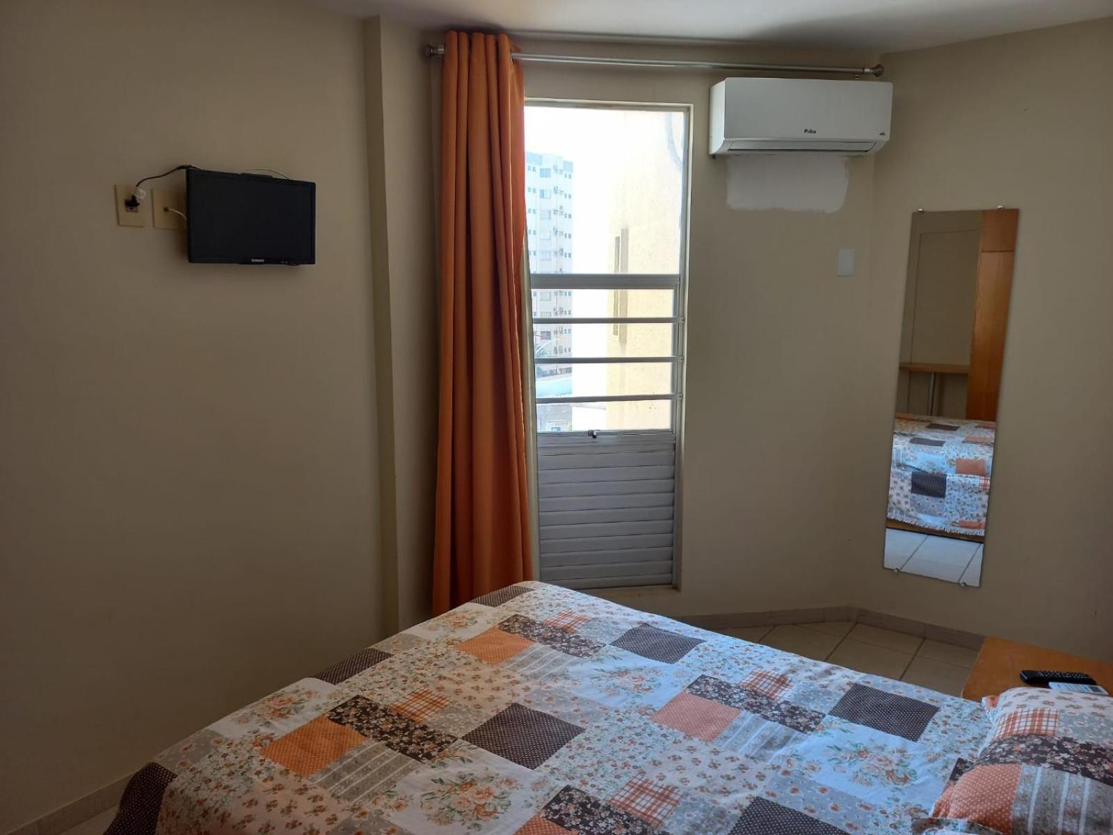 Prive Das Thermas 01 - Ar Split Nos 2 Quartos, Ventilador Na Sala, Purificador Soft Gelada Natural Калдас Новас Екстериор снимка